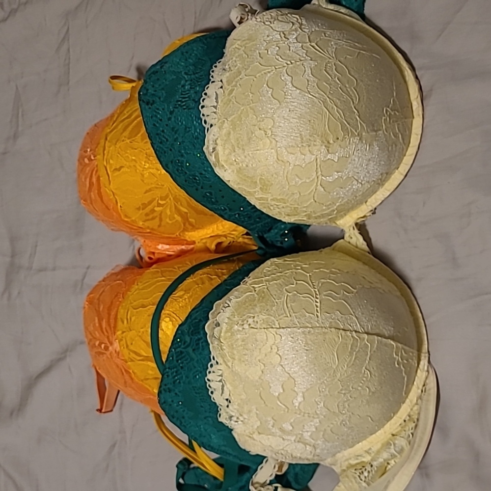 4 La Senza bras
